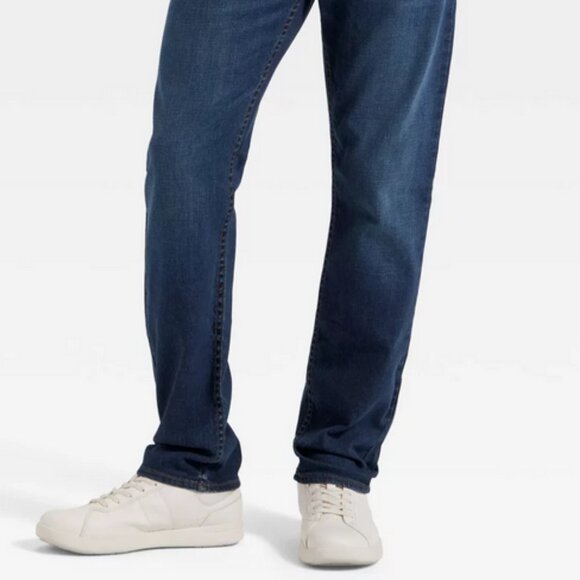 NEW! Goodfellow & Co. Men’s Athletic Fit Medium Wash Comfortable Denim Jeans - Picture 10 of 12